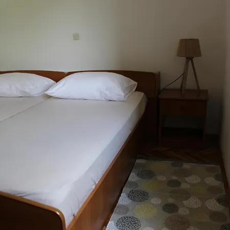 Maria Rab Apartment