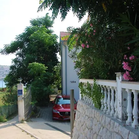 Maria Rab Apartment